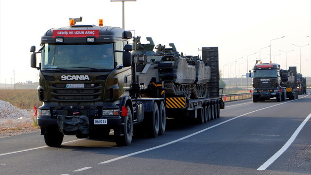 Sınıra askeri sevkiyat