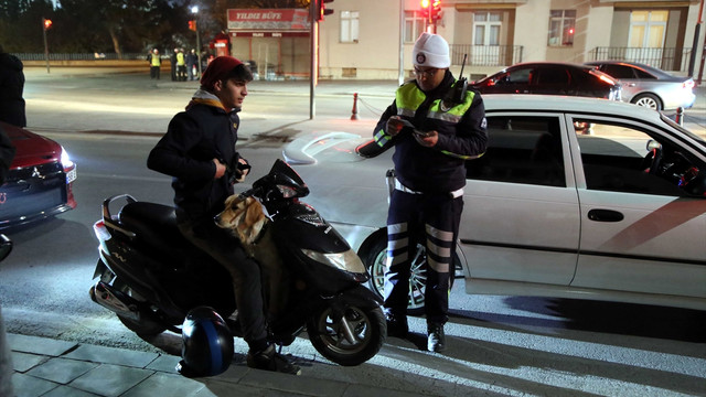 Sivas'ta standart dışı plakalı araçlara ceza yağdı