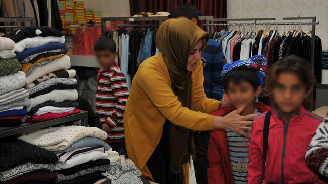 Sokakta çalışan çocuklara yardım eli