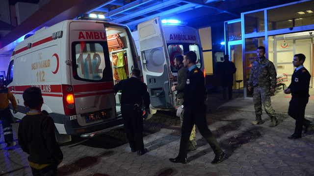 Suriye'de yaralanan 4 Türk askeri Kilis'e getirildi