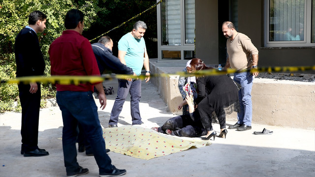 Tamirat sırasında 10. kattan düşen kişi öldü