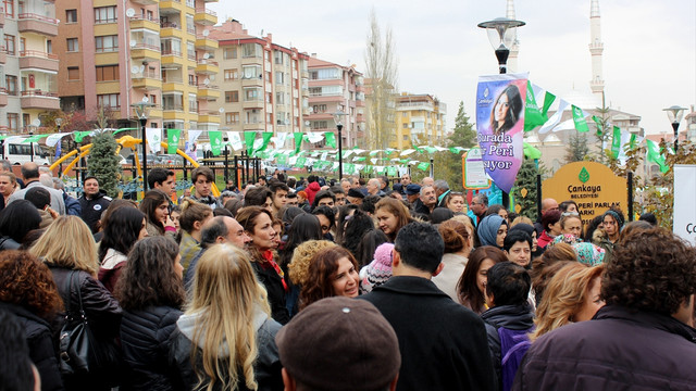 Terör saldırısında hayatını kaybeden Parlak anısına park