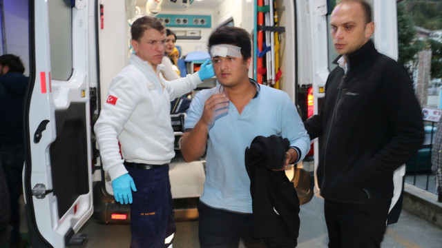 Trabzon'da öğrenci servisi ile otobüs çarpıştı: 14 yaralı