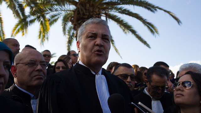 Tunuslu avukatlardan vergi protestosu