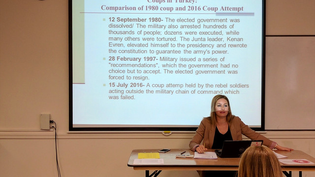 Türk akademisyen Londra'da 15 Temmuz'u anlattı