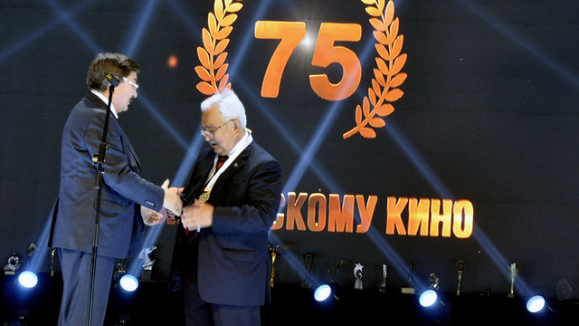 TÜRKSOY’dan Kırgız yönetmene altın madalya