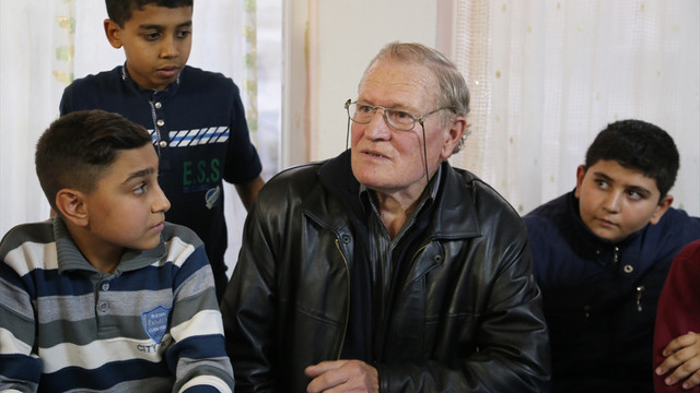 Üniversiteye 72 yaşında başladı, çocuklara rol model oldu