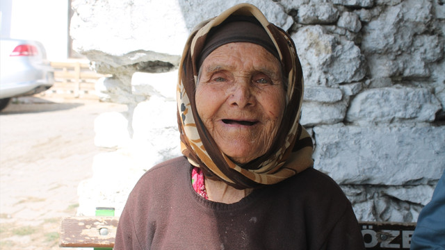Yaşlılık aylığını biriktirerek, cami yapımına bağışladı