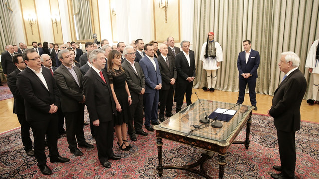 Yunanistan'da yeni kabine yemin ederek göreve başladı