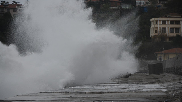Zonguldak'ta şiddetli rüzgar