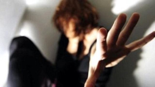 İzmirde 4 tecavüzcüye 30ar yıl ceza verildi