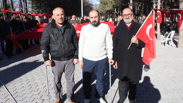 15 Temmuz gazilerinden Halisdemir'in kabrine ziyaret
