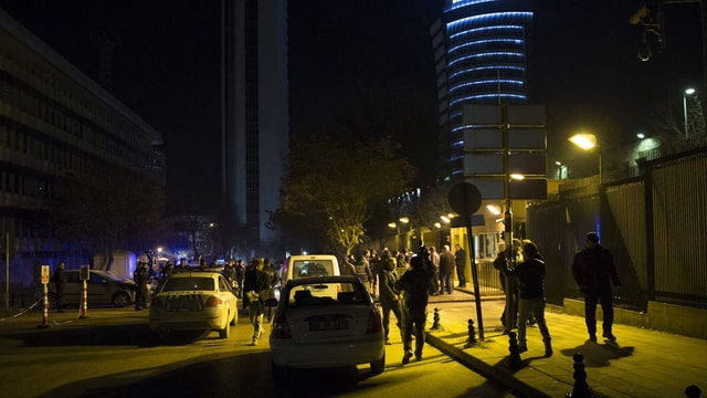 ABD Ankara Büyükelçiliği önünde havaya ateş açtı