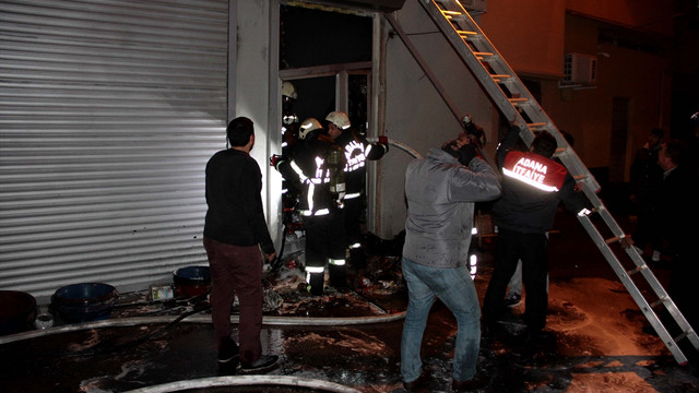 Adana'da iş yerinde yangın