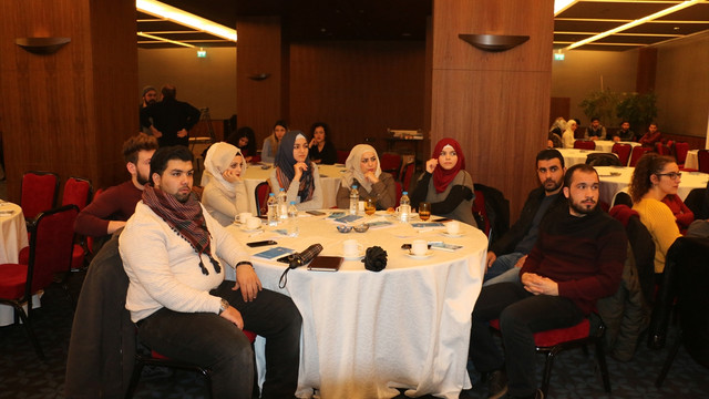 Adana'da Suriyelilere girişimcilik eğitimi