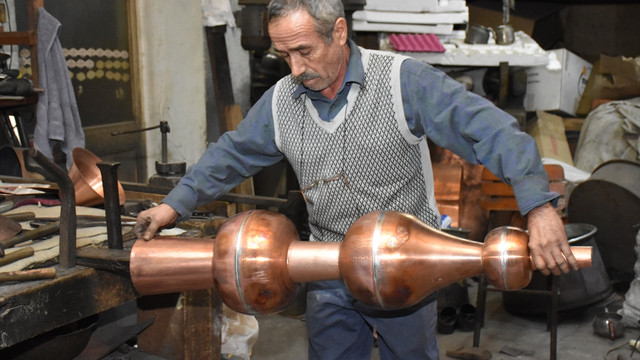 Alem ile dünyaya açıldı