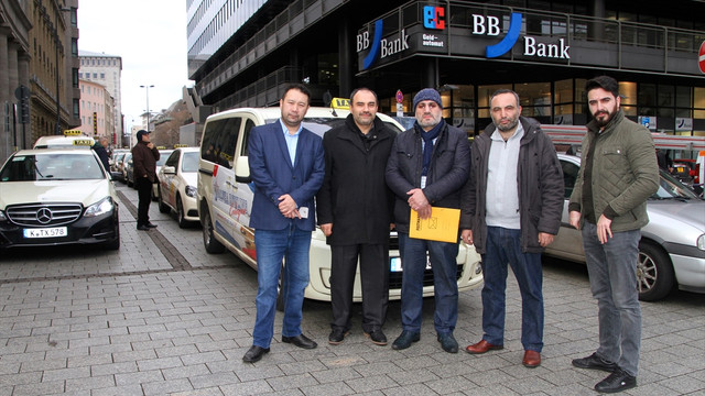 Almanya'daki taksicilerden 15 Temmuz şehit ailelerine yardım