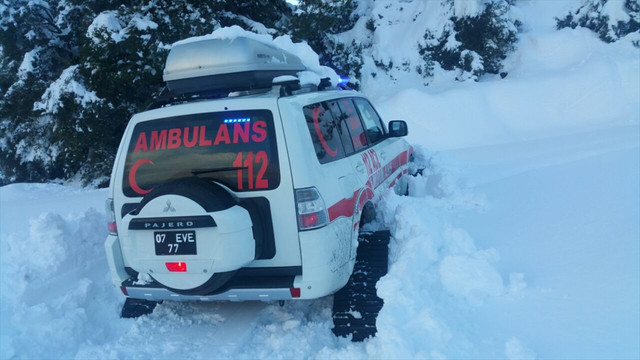 Antalya'da diyaliz hastalarının imdadına 112 Acil Servis yetişti