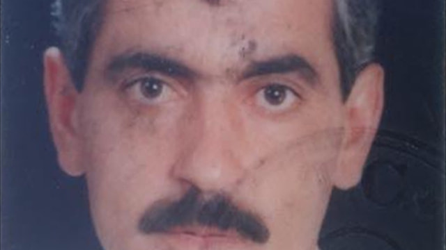 Antalya'da refüje çarpan otomobilde erkek cesedi bulundu