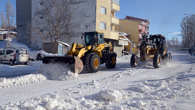 Araçlara soğuk havada battaniyeli koruma
