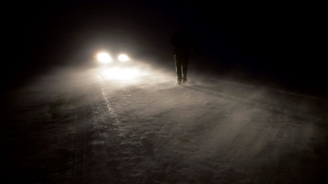 Ardahan'da kar ve tipi ulaşımı aksattı