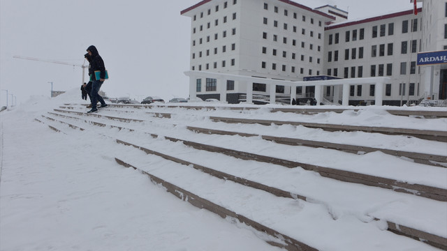 Doğu Anadolu'da kar yağışı sürecek