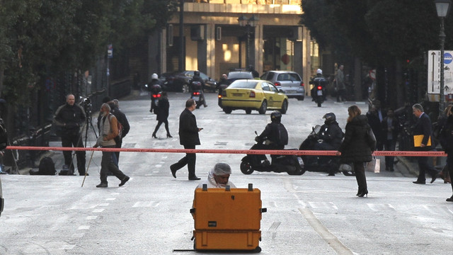 Atina'da Çalışma Bakanlığında bomba paniği