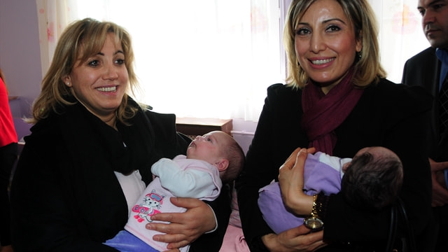 Bakan Soylu'nun eşi, Diyarbakır'da çocuk yuvasını ziyaret etti
