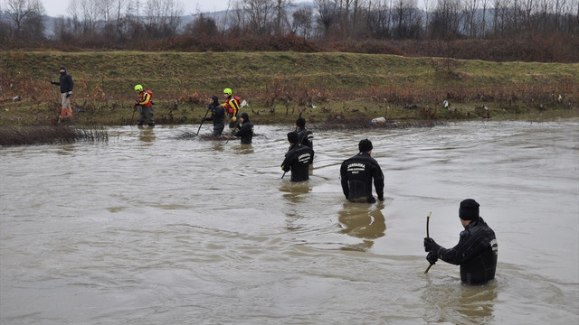 Bartın'da kayıp avcıyı arama çalışmaları