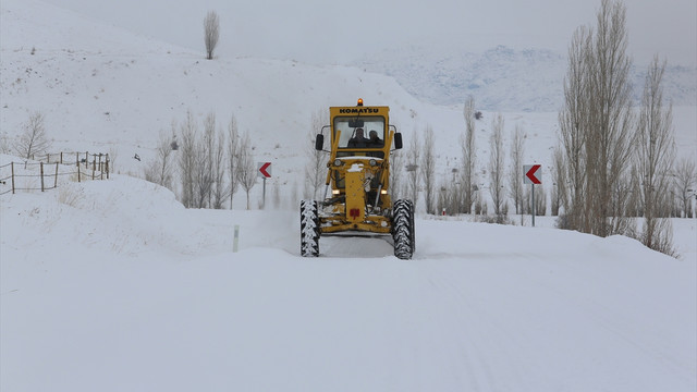 Bayburt'ta 60 köy yolu ulaşıma kapandı