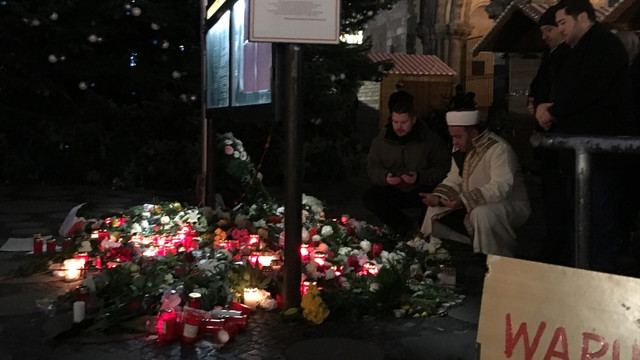 Berlin’de Noel pazarına saldırı