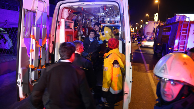 Beşiktaş'ta otomobil ile tanker çarpıştı