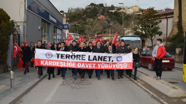 Beykoz'da öğrenciler teröre karşı yürüdü