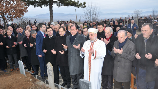 Bulgaristan'da 32 yıl önce ölen Türkler anıldı