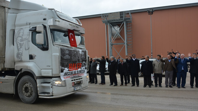 Bursa'dan Haleplilere 20 tır yardım gönderildi