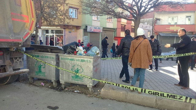 Çöp konteynırında bebek bulundu