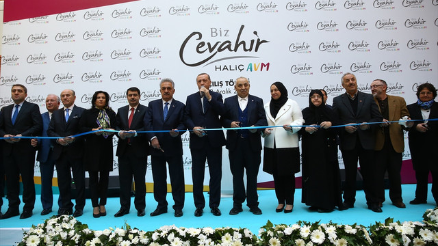 Cumhurbaşkanı Erdoğan AVM açılışı yaptı