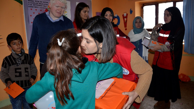 Damla Projesi gönüllü öğrencileri Siverek'te