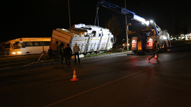 Denizli'de trafik kazası: 1 ölü, 2 yaralı