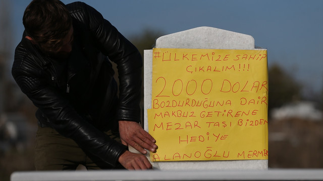 Dolarını bozdur mezar taşını götür