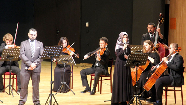 Dünya şairlerinin Hz. Muhammed'i öven şiirleri seslendirildi