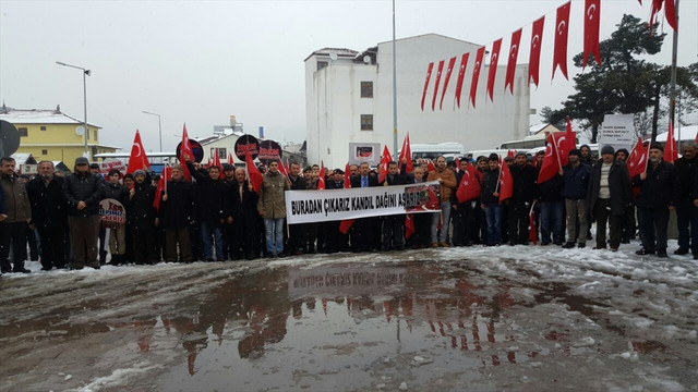 Düzce'de Şehitleri Anma ve Teröre Lanet yürüyüşü
