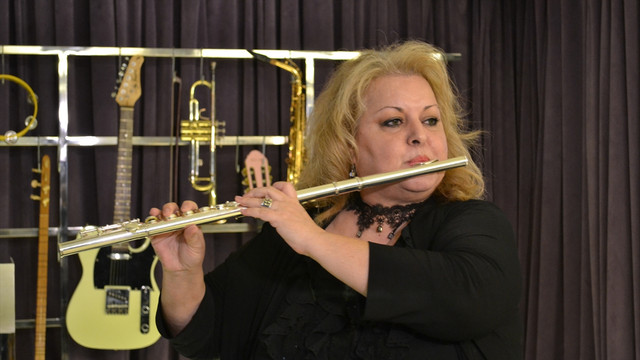 Ege türkülerine Latin caz yorumu