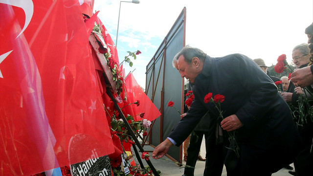 Emekli büyükelçilerden Şehitler Tepesi'ne ziyaret