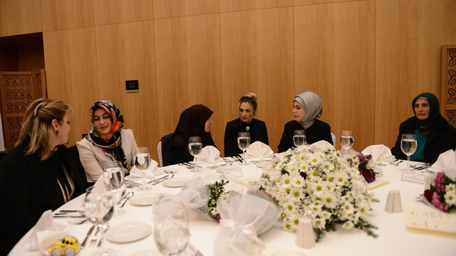 Emine Erdoğan, şehit aileleriyle bir araya geldi