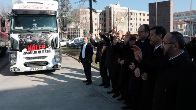 Eskişehir'den Suriye'ye 3 tır yardım malzemesi