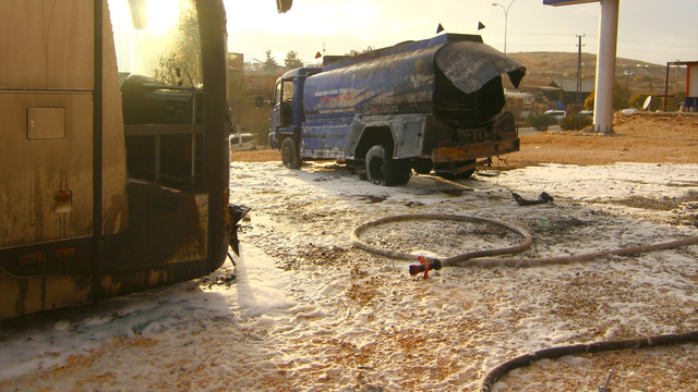 Gaziantep'te yakıt tankeri patladı