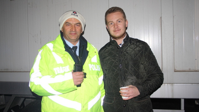 Gençlerden polislere çorba ikramı