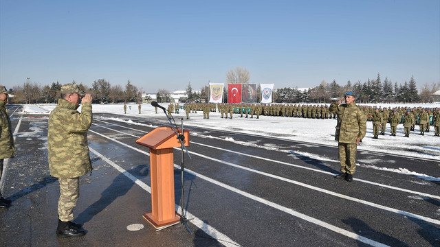 Genelkurmay Başkanı Akar'dan komandolara ziyaret