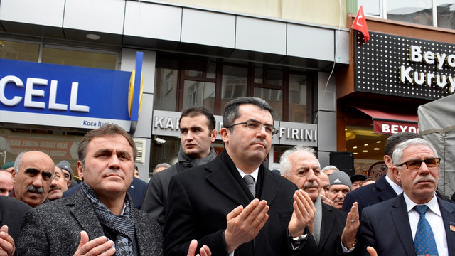 Gümüşhane'den Haleplilere 2 tır un yardımı